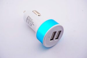 Szivargyújtós Dupla USB Töltő Univeverzális - Fehér-Kék Szín